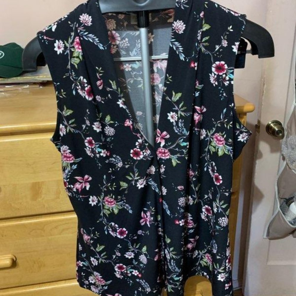 Beautiful Floral Print Calvin Klein Blouse